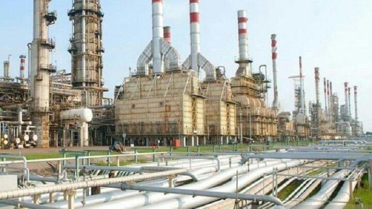 PT Kilang Pertamina Internasional (KPI) berhasil memproduksi 14,5 juta barel Marine Fuel Oil Low Sulphur (MFO LS) sepanjang 2024,  memenuhi standar internasional dan meningkatkan keunggulan kompetitif perusahaan.