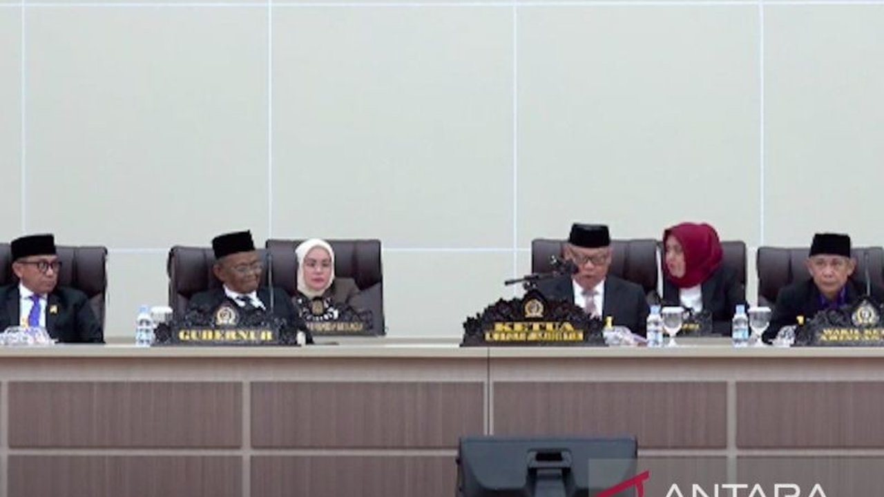 DPRD Sulawesi Tengah resmi mengesahkan Anwar Hafid dan Reny Lamadjido sebagai Gubernur dan Wakil Gubernur terpilih periode 2025-2030 setelah ditetapkan KPU Sulteng berdasarkan hasil Pilkada 2024.