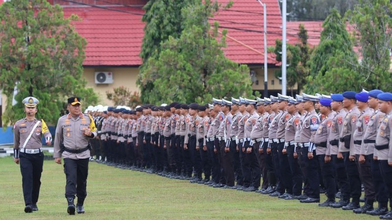 Polda Kalteng menggelar Operasi Keselamatan Telabang 2025 selama 14 hari, fokus pada 10 pelanggaran utama untuk menekan angka kecelakaan lalu lintas dan meningkatkan kesadaran berkendara aman di Kalimantan Tengah.