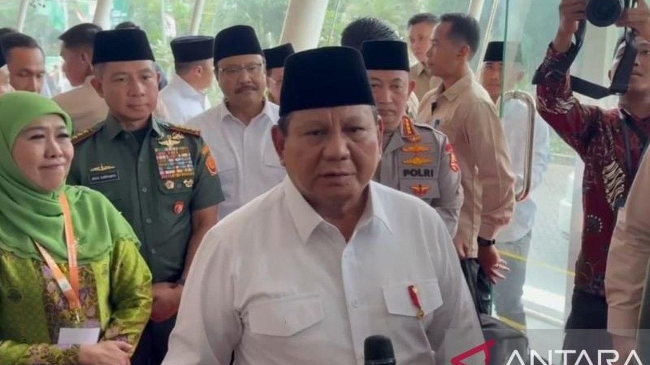 Presiden Prabowo Subianto memberikan apresiasi tinggi kepada Muslimat NU atas kontribusi besarnya bagi Indonesia, terutama dalam pembangunan ekonomi dan pendidikan generasi mendatang.