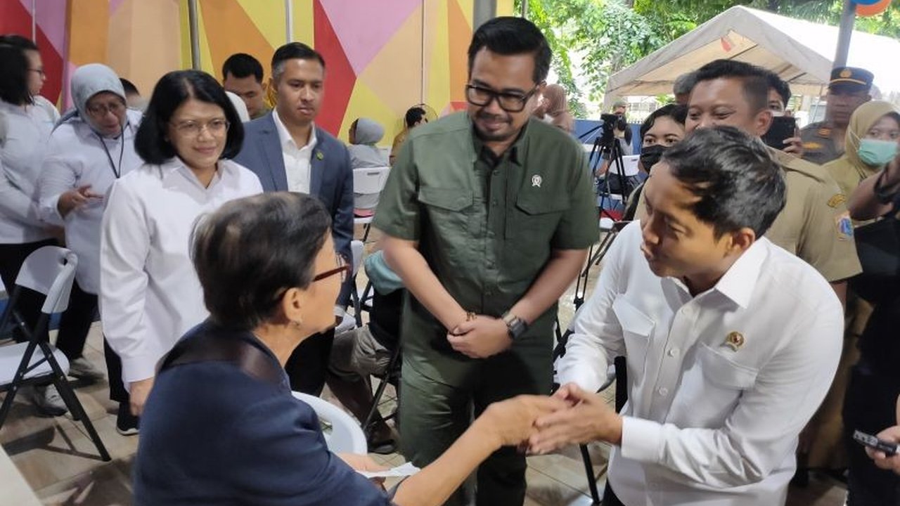 Kementerian Kesehatan meluncurkan program Cek Kesehatan Gratis yang mendeteksi berbagai penyakit, mulai dari hipotiroid kongenital pada bayi hingga kanker pada orang dewasa, guna intervensi dini dan menekan biaya pengobatan.