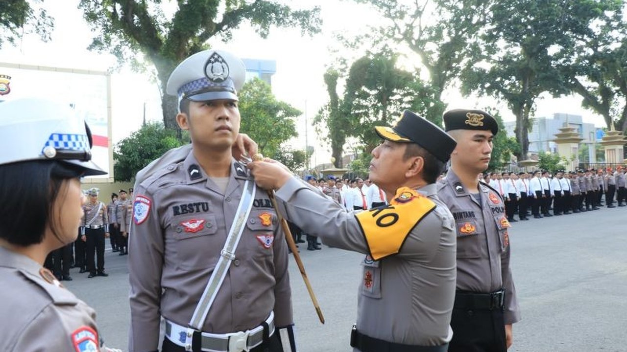 Polda Jambi menggelar Operasi Keselamatan Siginjai 2025 selama 14 hari untuk meningkatkan kedisiplinan berlalu lintas dan menekan angka kecelakaan di wilayah Jambi.