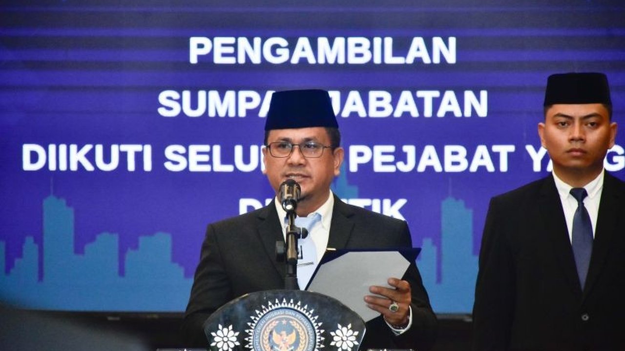 Kepala Kantor Wilayah Ditjenpas Sulsel melantik enam pejabat baru dan menekankan pentingnya mitigasi risiko, sinergi dengan aparat penegak hukum, serta peningkatan pelayanan publik untuk membangun kepercayaan masyarakat.