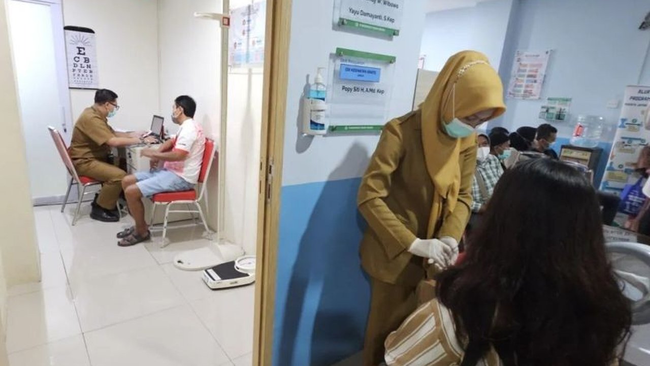 Program Cek Kesehatan Gratis (CKG) yang diluncurkan Presiden Prabowo Subianto diyakini mampu menghemat jutaan rupiah biaya berobat masyarakat, khususnya untuk deteksi dini kanker rahim.