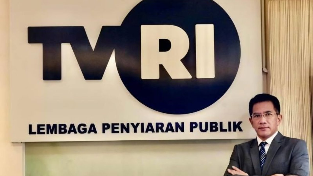 Direktur Utama TVRI membantah kabar PHK massal, menjelaskan penghentian kerja sama dengan kontributor dan outsourcing sebagai kebijakan efisiensi di tingkat daerah, bukan PHK karyawan tetap.