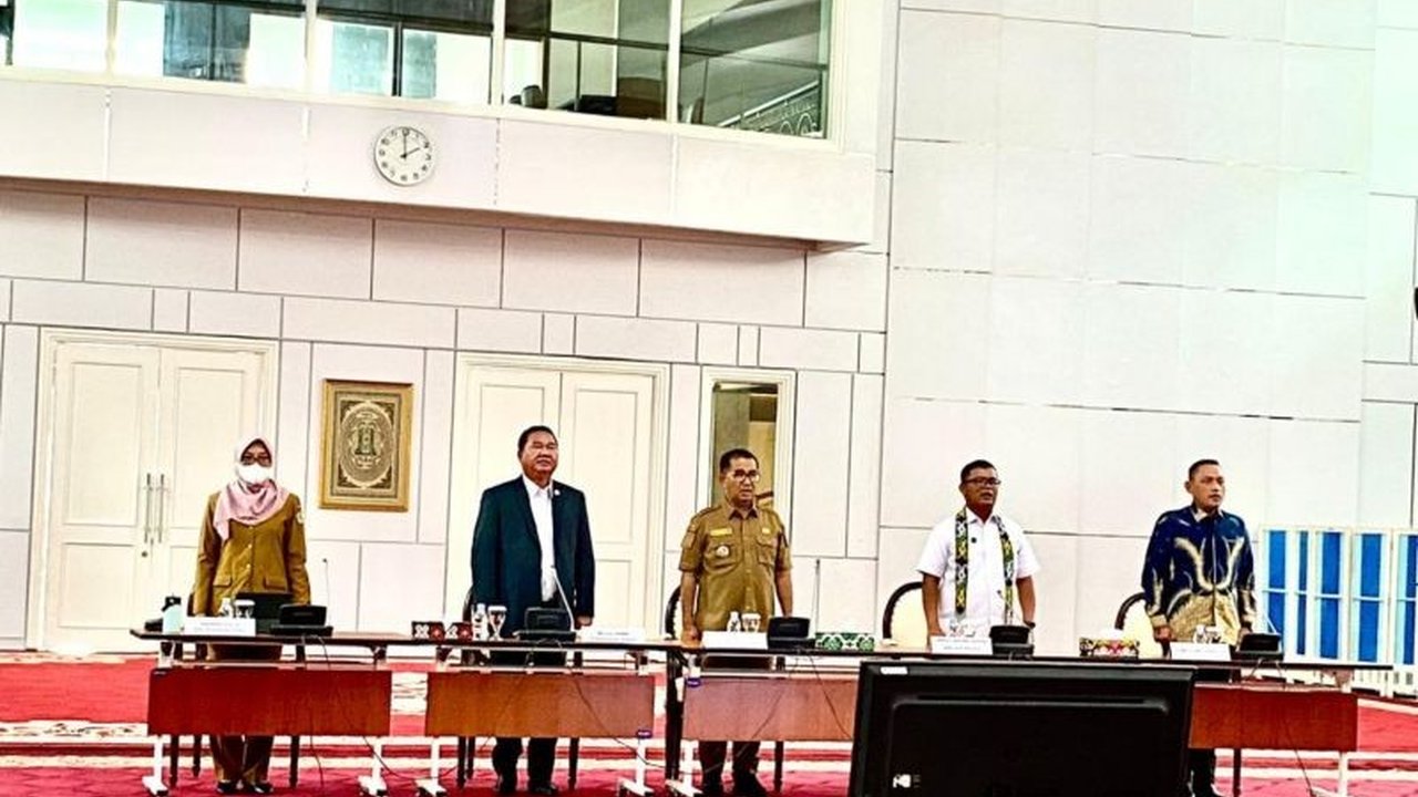 Pemerintah Provinsi Kalimantan Timur (Kaltim) akan menyesuaikan harga pangan untuk mendukung Program Makan Bergizi Gratis (MBG) Presiden Prabowo Subianto, guna mengatasi tantangan pasokan bahan pangan, khususnya sayur mayur, yang sebagian besar didatangka