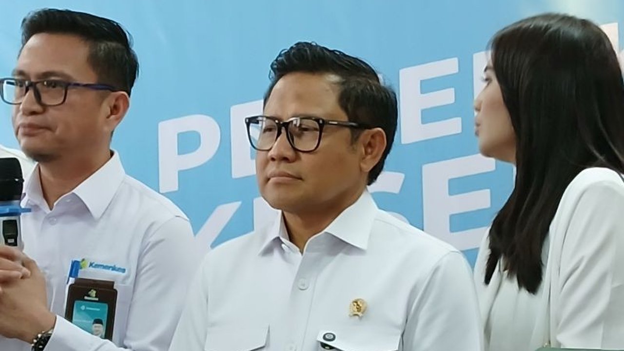 Menko PMK Muhaimin Iskandar mendesak seluruh menteri Kabinet Kerja untuk meningkatkan kinerja, menanggapi isu perombakan kabinet; Presiden Prabowo Subianto menegaskan komitmen pada pemerintahan yang bersih dan efektif.