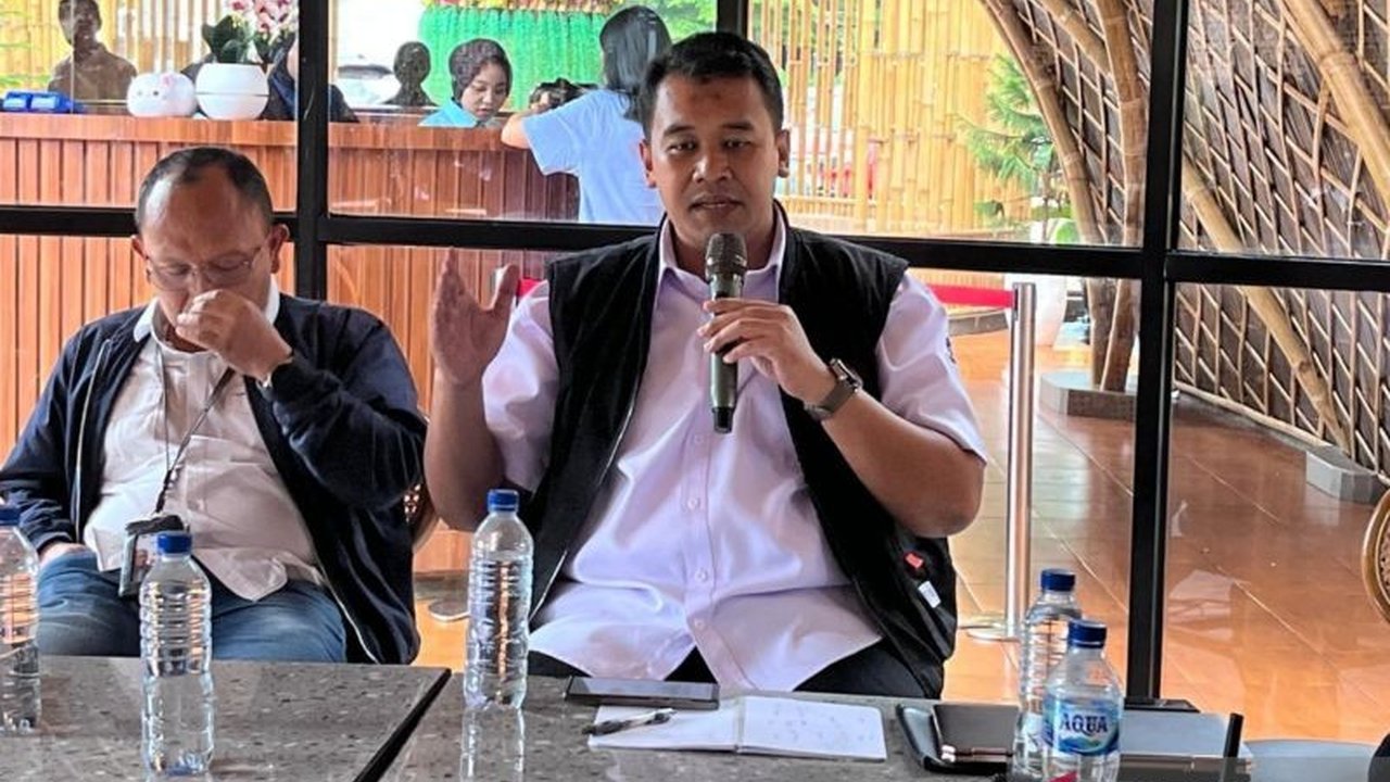 Kementerian Kominfo meminta operator lelang frekuensi 1,4 GHz berkomitmen menyediakan internet murah meriah dengan kecepatan hingga 100 Mbps seharga Rp100.000 - Rp150.000 per bulan.