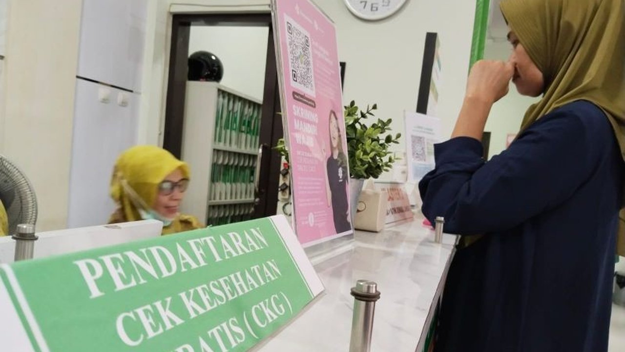 Program Cek Kesehatan Gratis (CKG) diluncurkan di Puskesmas Wanakerta, Karawang, menawarkan layanan kesehatan gratis bagi semua warga, dengan penjadwalan berdasarkan tanggal lahir untuk menghindari penumpukan.