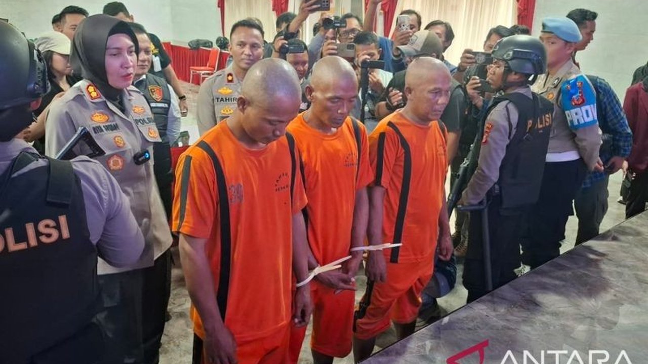 Satreskrim Polres Sukabumi Kota menangkap sindikat pencurian bebek yang beraksi di Sukabumi dan Bogor, Jawa Barat; ratusan bebek raib dan tiga tersangka ditangkap, dengan kerugian mencapai puluhan juta rupiah.