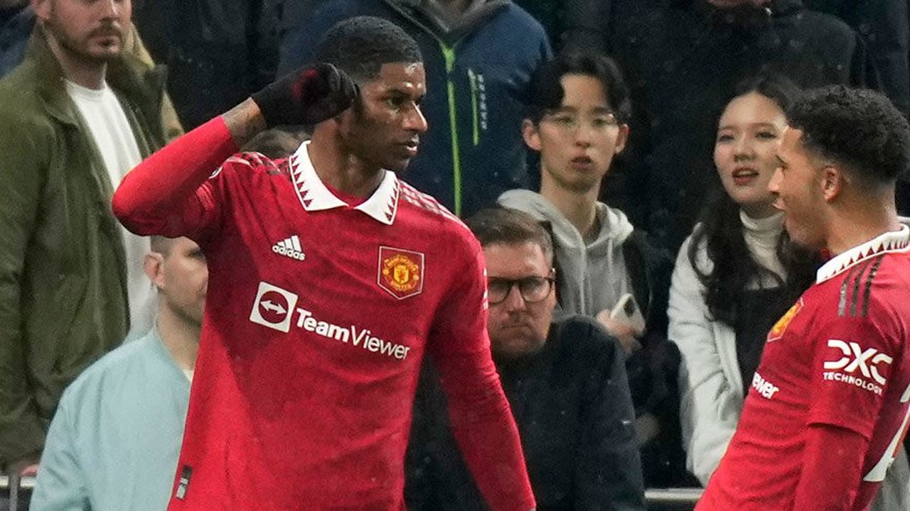 Cari Musuh! Jadon Sancho Bikin Geram Fans MU dengan Satu Kata di Postingan Instagram Marcus Rashford