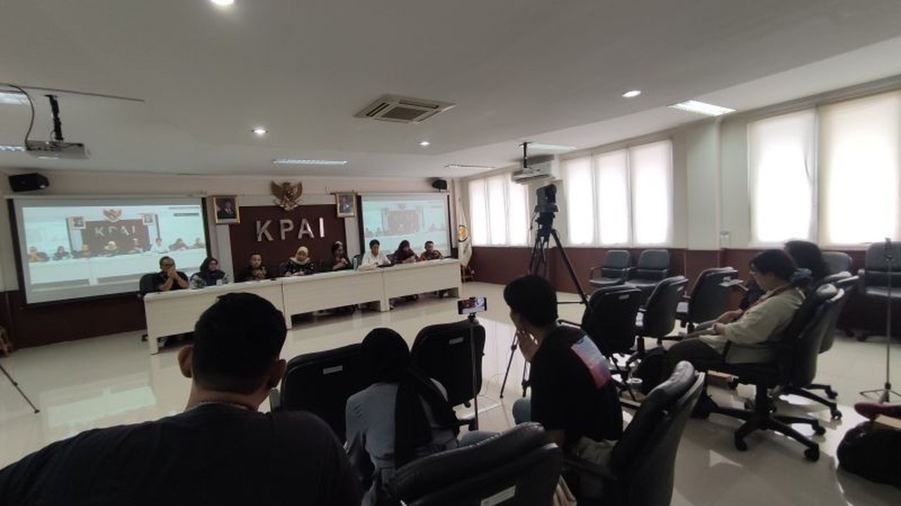 KPAI mendesak evaluasi program Makan Bergizi Gratis (MBG) yang melibatkan anak dan orang tua untuk memastikan program tepat sasaran dan mengatasi masalah stunting di Indonesia.