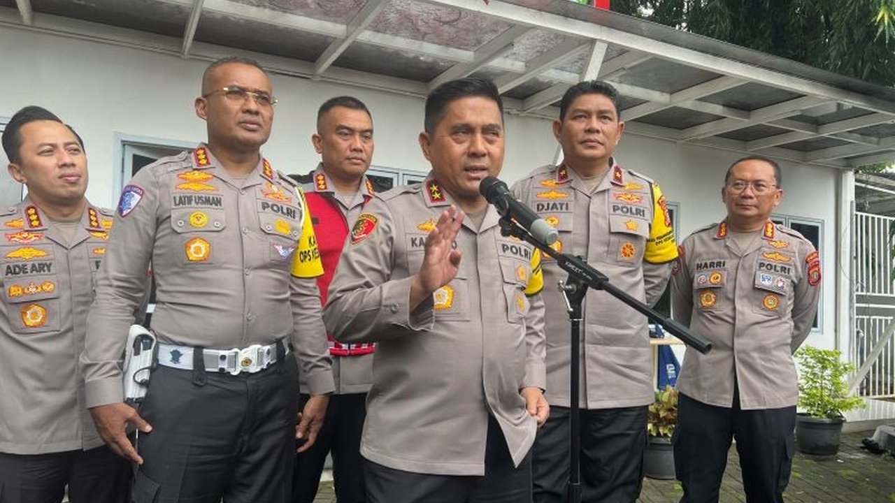 Polda Metro Jaya membentuk 'Tim Pemecah Macet' dengan melibatkan Brimob dan Sabhara untuk mengatasi kemacetan yang semakin parah di Jakarta, khususnya pada akhir pekan.