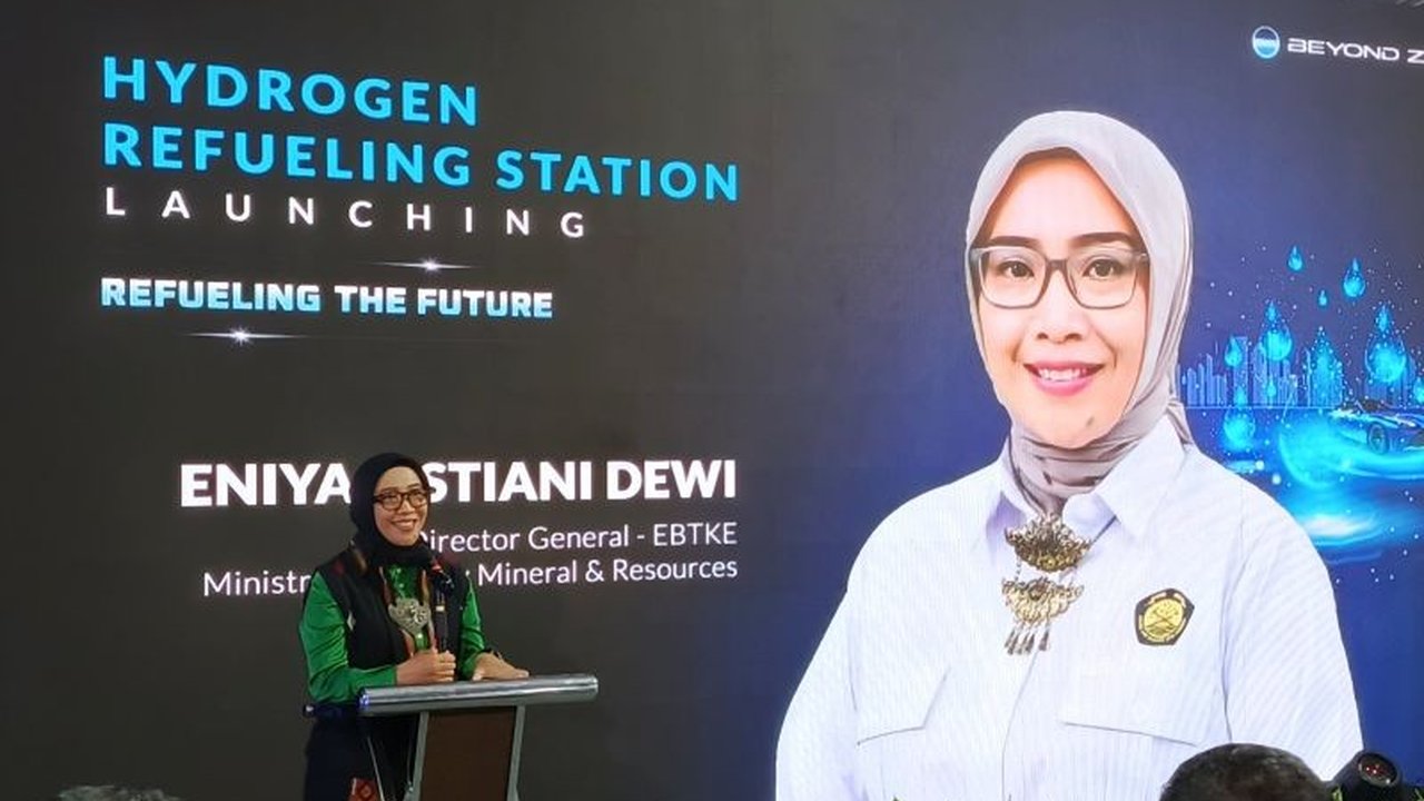 Pemerintah Indonesia menyiapkan insentif bagi industri yang mendukung pengurangan emisi karbon, seperti yang tercantum dalam RUU Energi Baru dan Terbarukan (EBET), untuk mendorong transisi energi dan mencapai target bauran energi terbarukan.