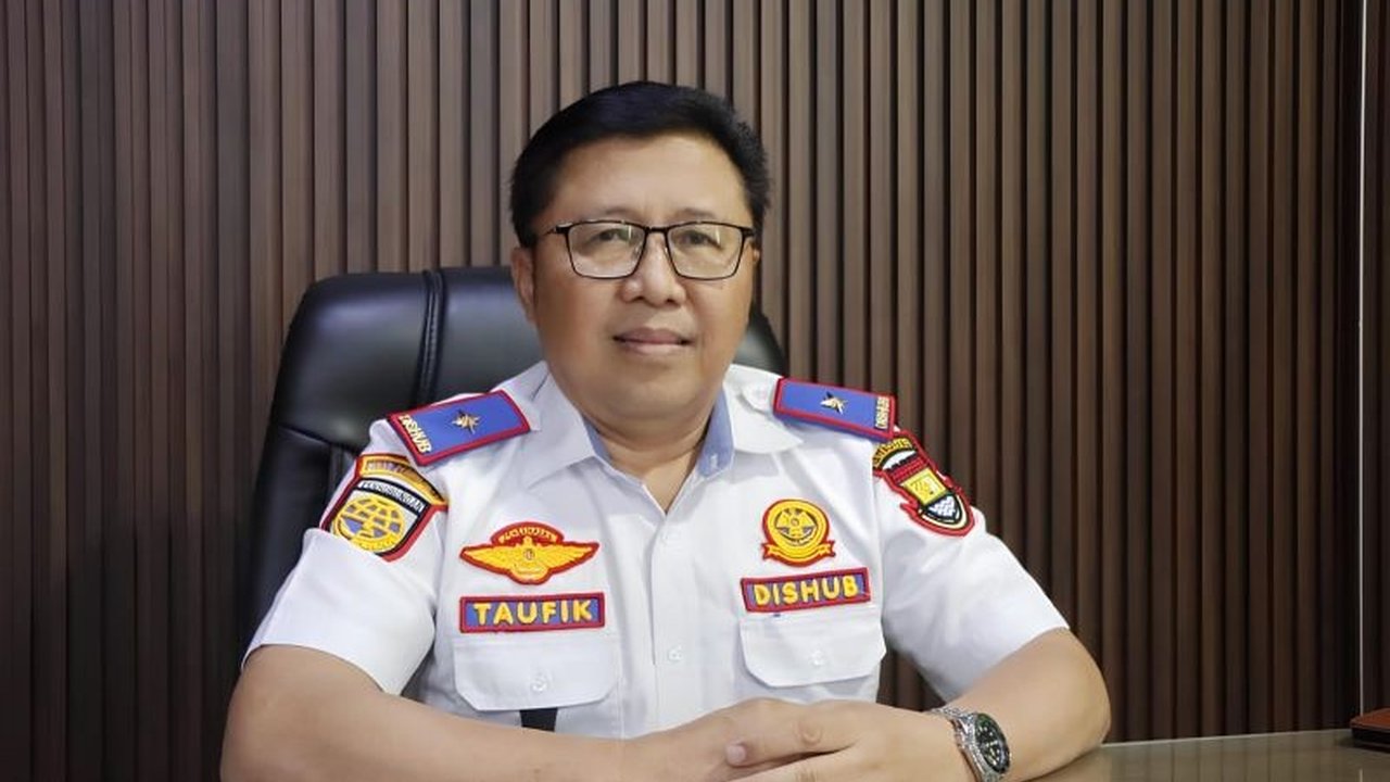 Dinas Perhubungan Kabupaten Tangerang meluncurkan program angkutan sekolah gratis di zona Sagu, Tigaraksa, mulai pertengahan tahun 2024, untuk memudahkan akses pendidikan bagi pelajar dan meringankan biaya transportasi.