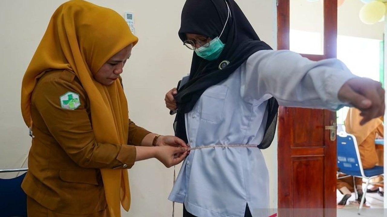 Sebanyak 15 Puskesmas di Kendari, Sulawesi Tenggara, menyelenggarakan program Pemeriksaan Kesehatan Gratis (PKG) untuk seluruh masyarakat,  termasuk pemeriksaan tumbuh kembang anak, deteksi dini kanker, dan skrining kesehatan di sekolah pada Juli 2025.