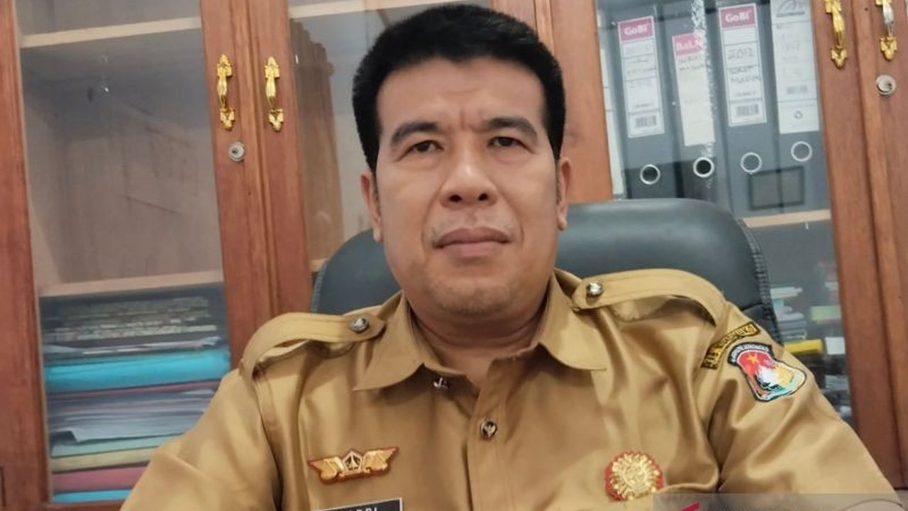 Pemerintah Kabupaten Mukomuko menambah alokasi program bantuan hukum bagi warga miskin yang membutuhkan pendampingan hukum dalam perkara pidana dan perdata, dari tiga menjadi empat perkara pada tahun ini.