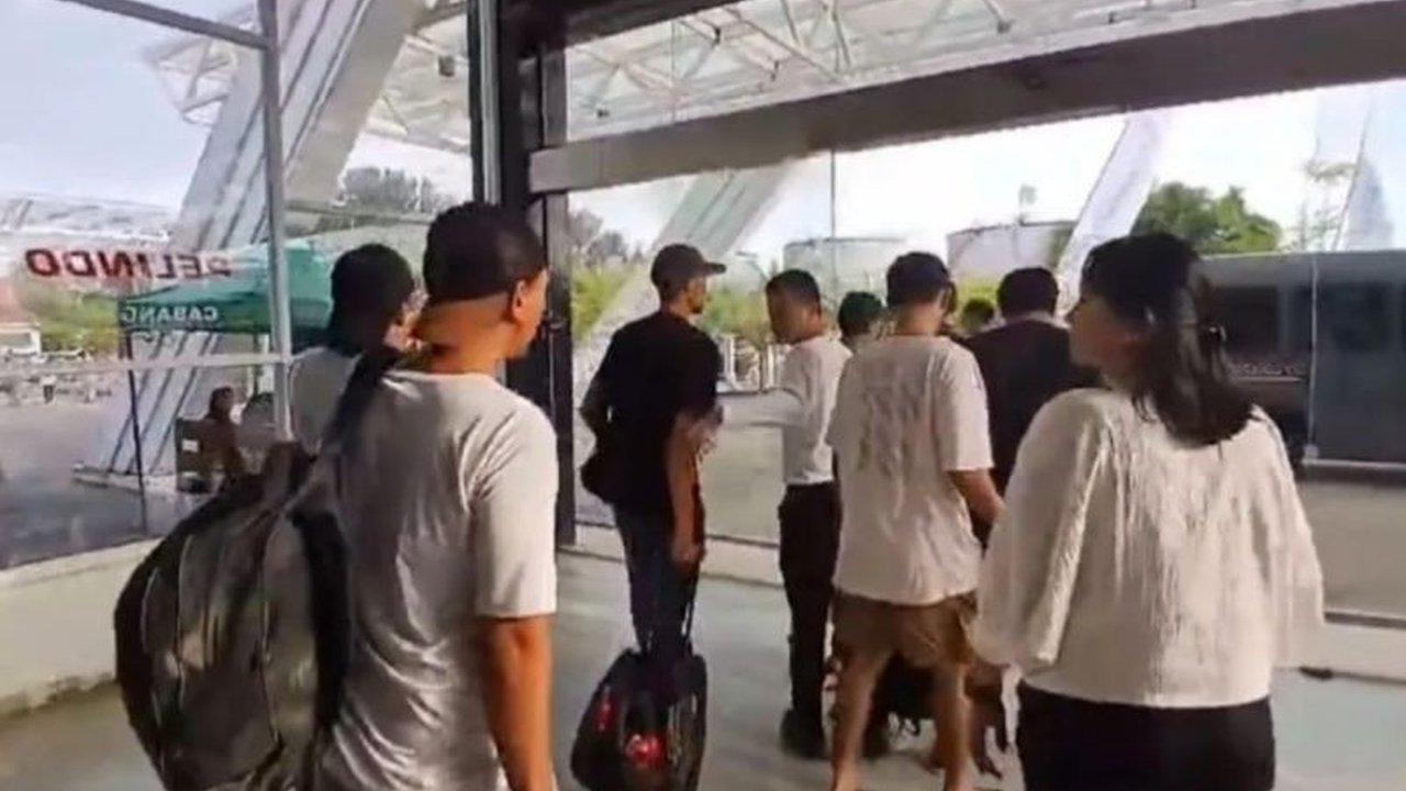 BP3MI Riau memfasilitasi kepulangan 25 PMI ilegal yang dideportasi dari Malaysia melalui Pelabuhan Dumai, dengan 38 PMI lainnya akan menyusul pada pekan ini.