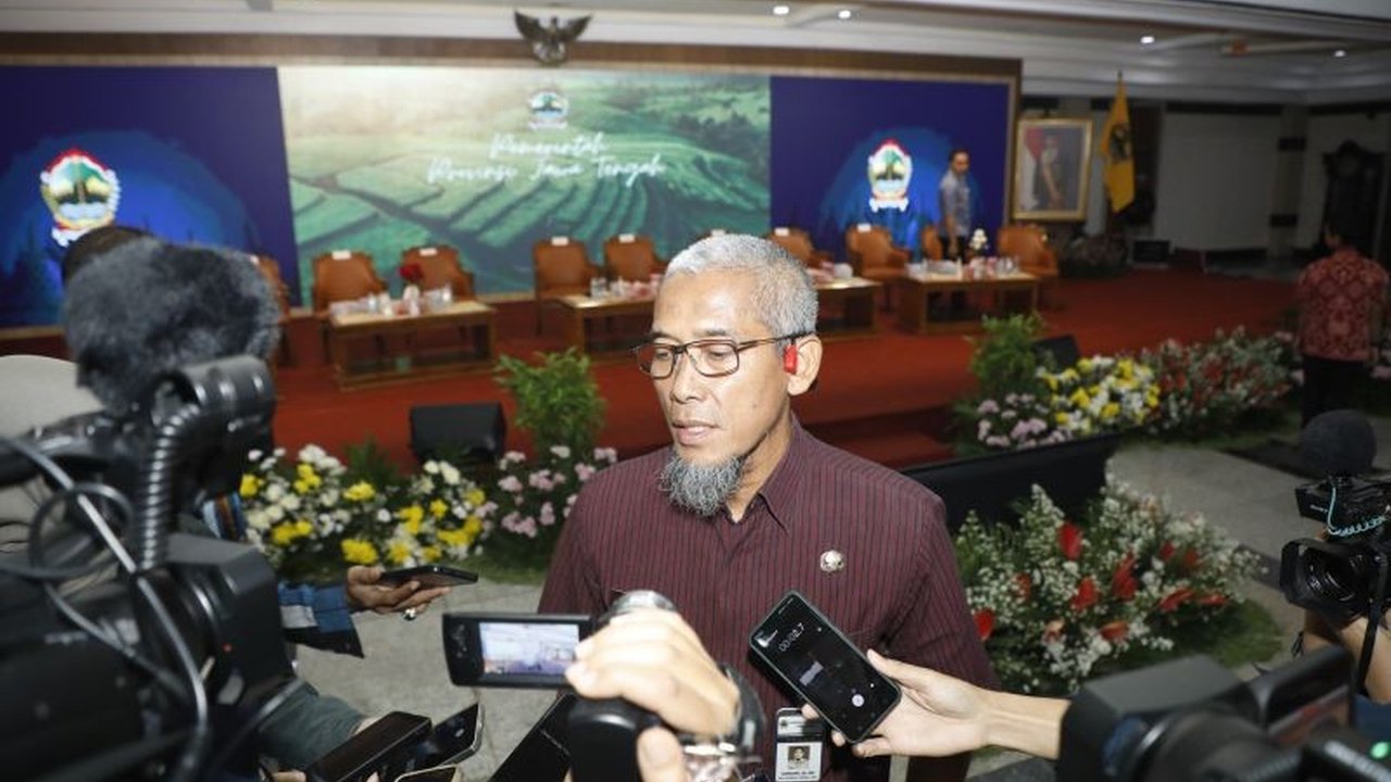 Pemerintah Provinsi Jawa Tengah telah memulai identifikasi pos anggaran untuk efisiensi, sejalan dengan Instruksi Presiden Nomor 1 Tahun 2025 tentang penghematan belanja APBN dan APBD Tahun 2025, meskipun petunjuk teknis masih dinantikan.