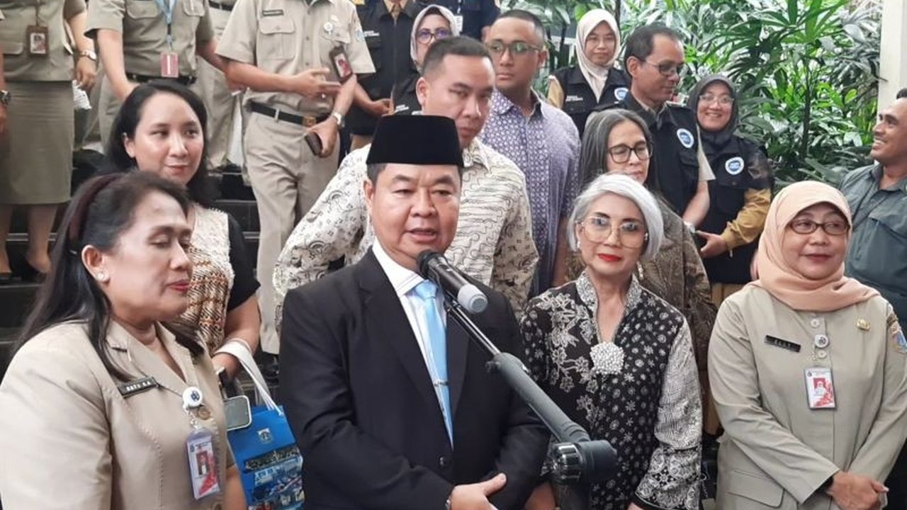 Pemprov DKI Jakarta mengkaji penggunaan QRIS untuk pembelian elpiji 3 kg guna pengawasan distribusi dan memastikan subsidi tepat sasaran, dengan rencana sosialisasi dan edukasi menyeluruh kepada masyarakat.