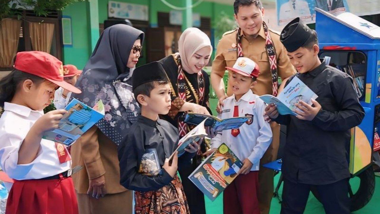 Pemerintah Kabupaten OKU meluncurkan program perpustakaan keliling untuk meningkatkan minat baca anak sejak dini, menjangkau sekolah-sekolah di perkotaan dan pedesaan.