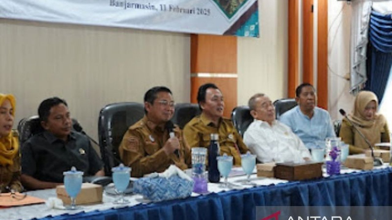 Wali Kota Banjarmasin, Ibnu Sina, membahas solusi krisis sampah pasca penutupan TPAS Basirih dalam Musrenbang 2025-2026, menekankan pentingnya kolaborasi masyarakat dan pemerintah.