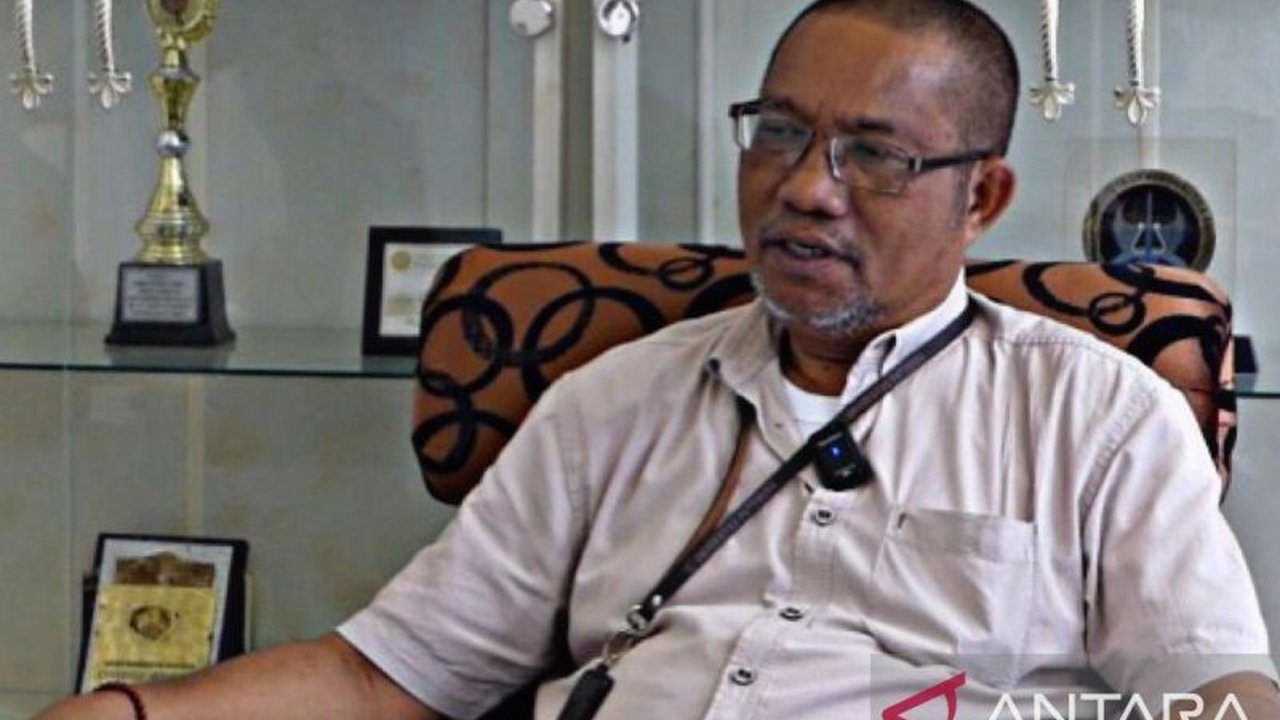 Prof. August Pattiselano dari Unpatti Ambon menyoroti potensi singkong sebagai alternatif beras untuk ketahanan pangan Maluku, mengatasi kendala produktivitas sagu dan subsidi beras pemerintah.