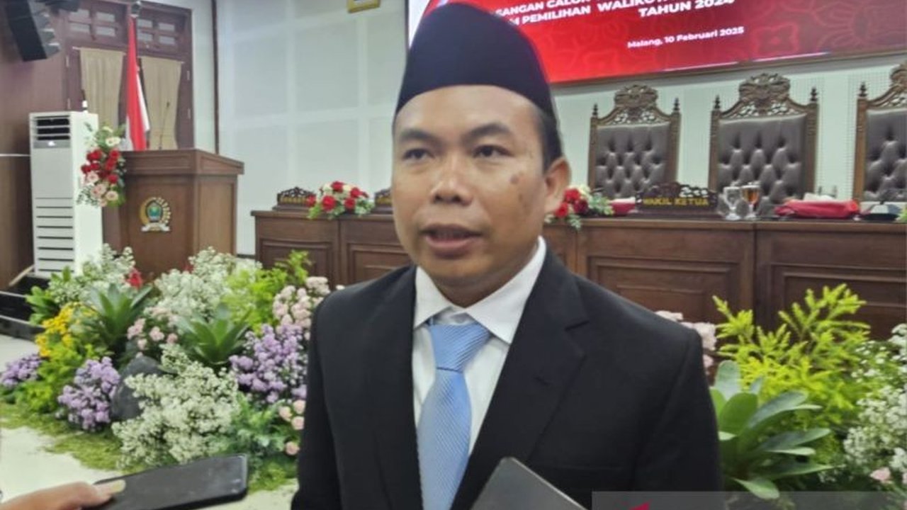 DPRD Kota Malang memberikan sejumlah catatan isu aktual kepada Wakil Wali Kota Malang terpilih, Ali Muthohiri, untuk membantu kinerja pemerintahan dalam lima tahun ke depan.