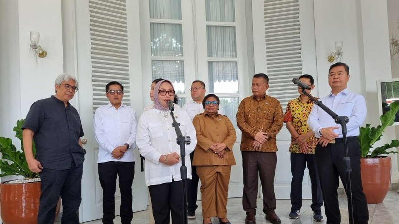 Menteri Pemberdayawan Perempuan dan Perlindungan Anak (PPPA) berkolaborasi dengan Pemprov DKI Jakarta membangun Rumah Bersama Indonesia (RBI) di Rusun Marunda sebagai pengembangan program Desa Ramah Perempuan dan Peduli Anak (DRPPA).