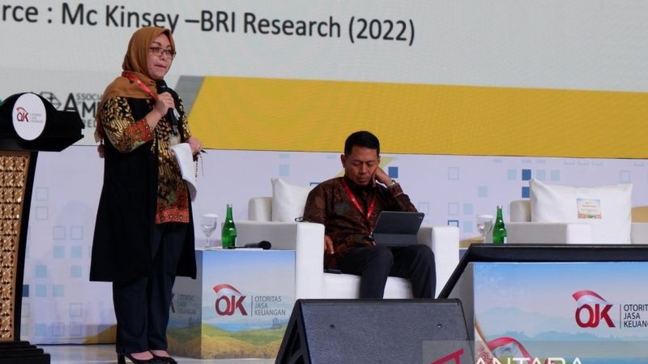 Otoritas Jasa Keuangan (OJK) menargetkan peluncuran peta jalan pengembangan usaha bulion di Indonesia tahun ini untuk mendukung program pemerintah dan optimalisasi potensi emas mencapai 2.000 ton.