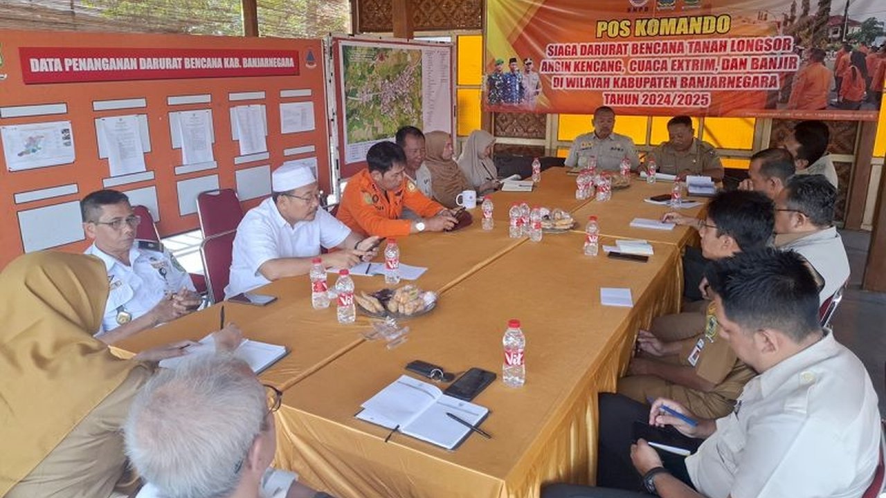 Pemkab Banjarnegara berencana membangun hunian sementara (huntara) bagi 16 keluarga korban tanah bergerak di Desa Ratamba, Kecamatan Pejawaran, mulai pertengahan Februari 2025, dengan kemungkinan pembangunan hunian tetap (huntap) jika anggaran mencukupi.