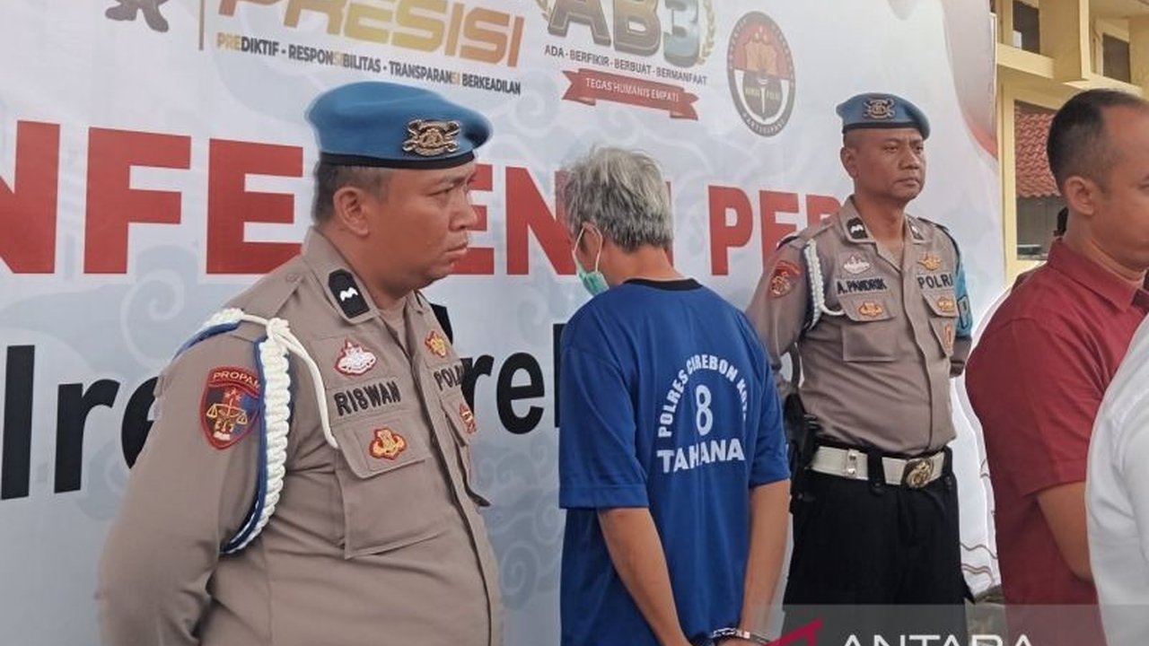 Polres Cirebon Kota ungkap penangkapan dua oknum, seorang guru ngaji dan seorang ayah tiri, yang diduga melakukan pencabulan terhadap anak di bawah umur, dengan ancaman hukuman 15 tahun penjara dan denda 5 miliar rupiah.