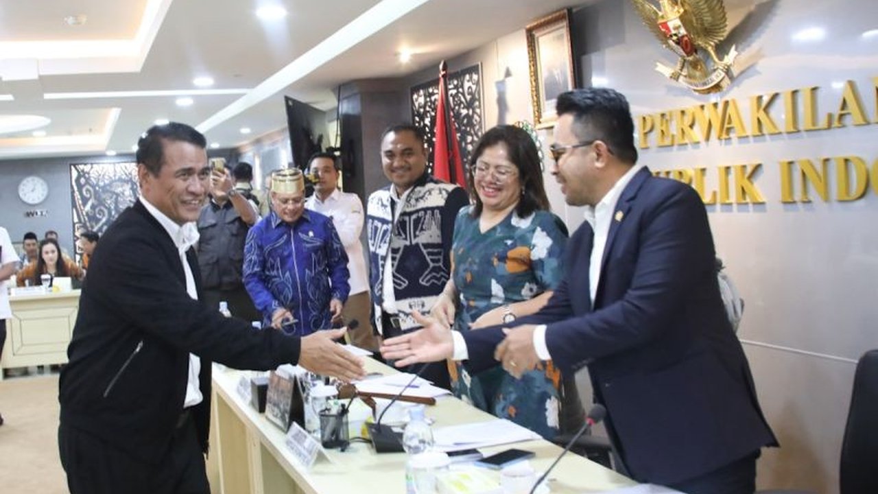 DPD RI mendukung Menteri Pertanian Andi Amran Sulaiman dalam menyelesaikan konflik petani singkong di Lampung dengan menetapkan harga pembelian singkong Rp1.350 per kilogram dan mendesak pengawasan impor tapioka.