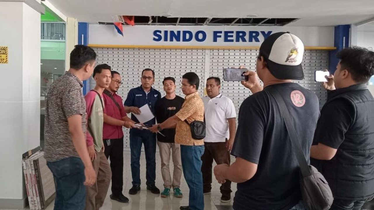 BP3MI Kepri mengamankan pasutri yang diduga sebagai pelaku penempatan PMI ilegal ke Malaysia beserta dua korbannya yang hendak diberangkatkan secara ilegal ke Malaysia.