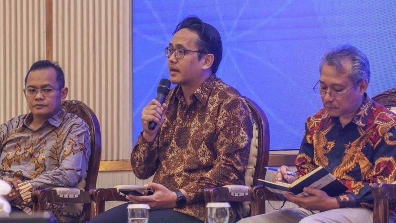 Kementerian Pendidikan, Riset, dan Teknologi (Kemdiktisaintek) mendorong pengembangan industri dirgantara Indonesia melalui kolaborasi riset dan inovasi teknologi antara akademisi dan industri, guna meningkatkan daya saing global.