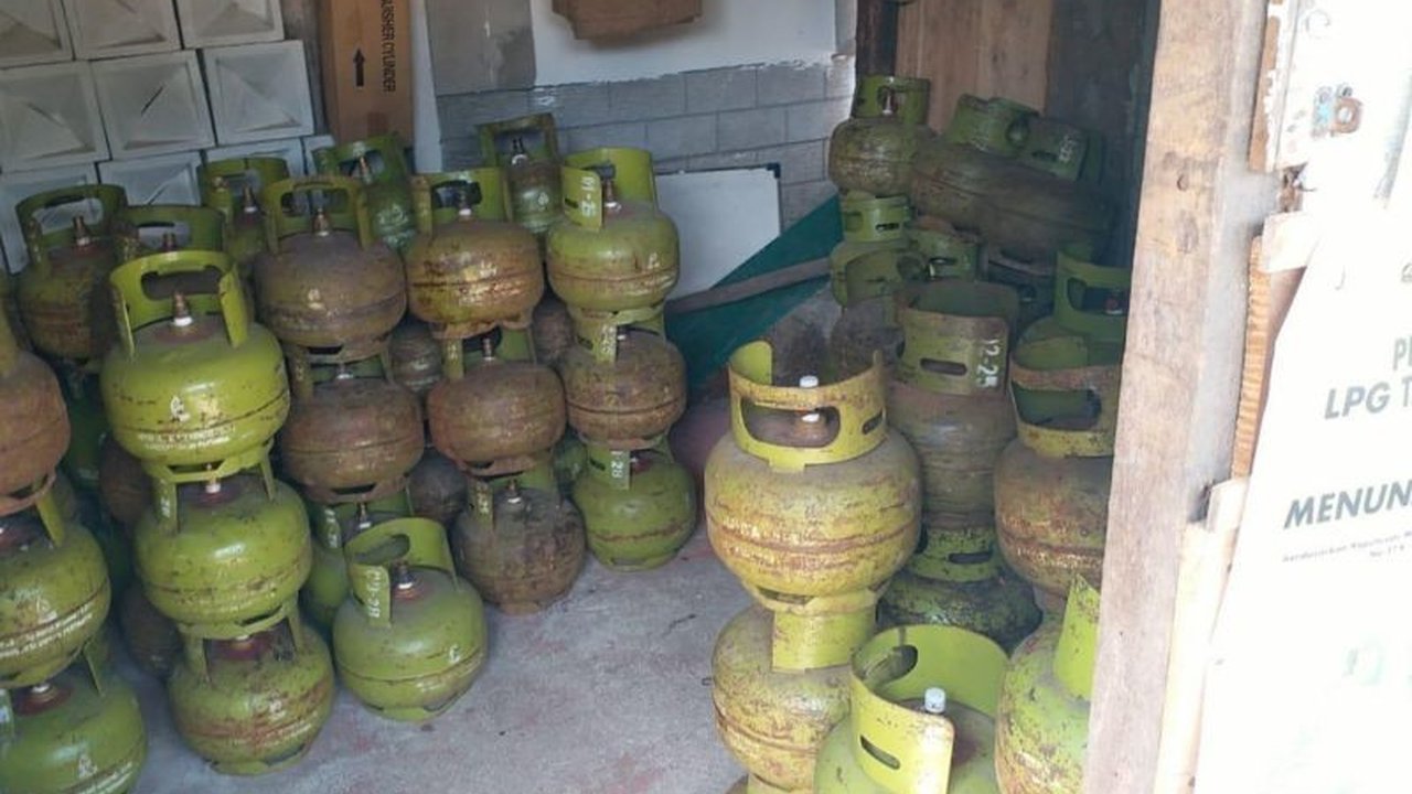 Pertamina Patra Niaga Regional Sumbagsel menjatuhkan sanksi pemutusan hubungan usaha (PHU) terhadap sebuah pangkalan LPG bersubsidi di Tanjung Jabung Barat, Jambi, karena terbukti melanggar aturan penyaluran.