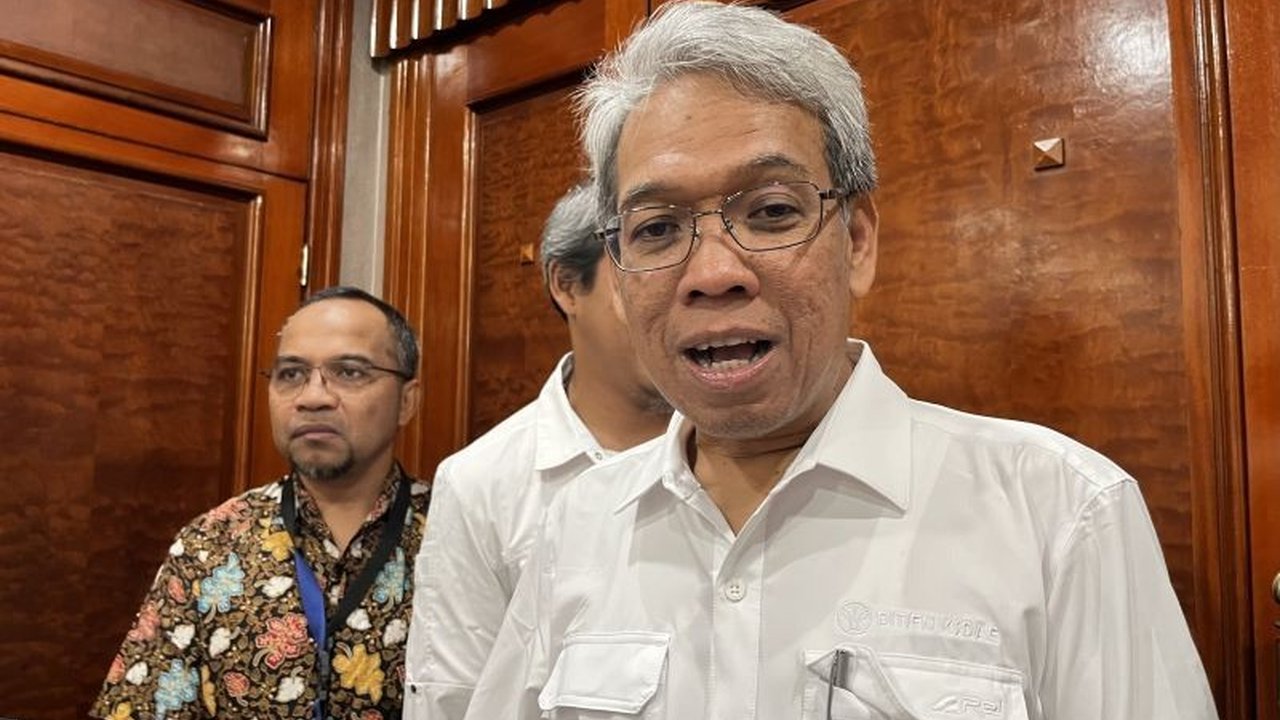 Dirjen KSDAE Kemenhut Satyawan Pudyatmako menekankan pentingnya peran generasi muda dalam meningkatkan potensi ekonomi biru Indonesia melalui edukasi dan pemberdayaan di wilayah pesisir dan taman nasional.