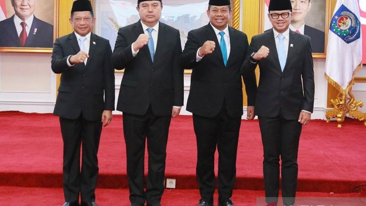 Mendagri Tito Karnavian melantik Tomsi Tohir sebagai Sekjen dan Sang Made Mahendra Jaya sebagai Irjen Kemendagri definitif di Jakarta pada 11 Februari 2025, berdasarkan Keppres Nomor 32/TPA Tahun 2025.