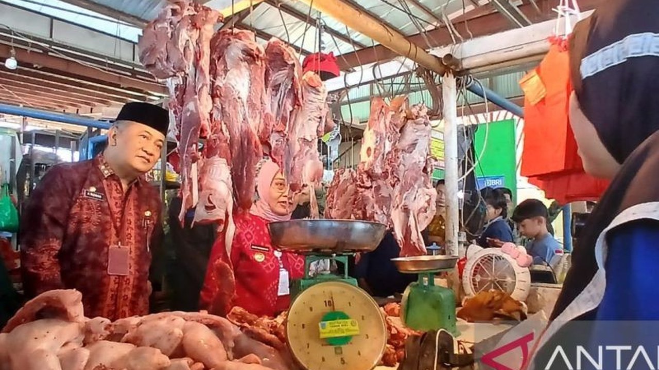 Pemerintah Kota Jambi berkoordinasi dengan distributor dan antisipasi kenaikan harga sembako menjelang Ramadhan dengan pemantauan pasar dan kerjasama antar daerah untuk menjaga stabilitas harga dan ketersediaan bahan pangan.