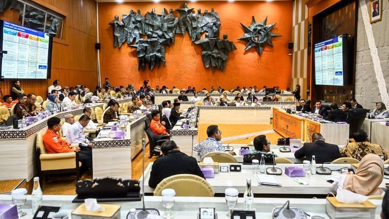 Ekonom Kusfiardi menekankan pentingnya transparansi dan pengawasan dalam implementasi Inpres 1/2025 untuk mencegah penyalahgunaan wewenang dan memastikan efisiensi anggaran berdampak positif bagi rakyat.