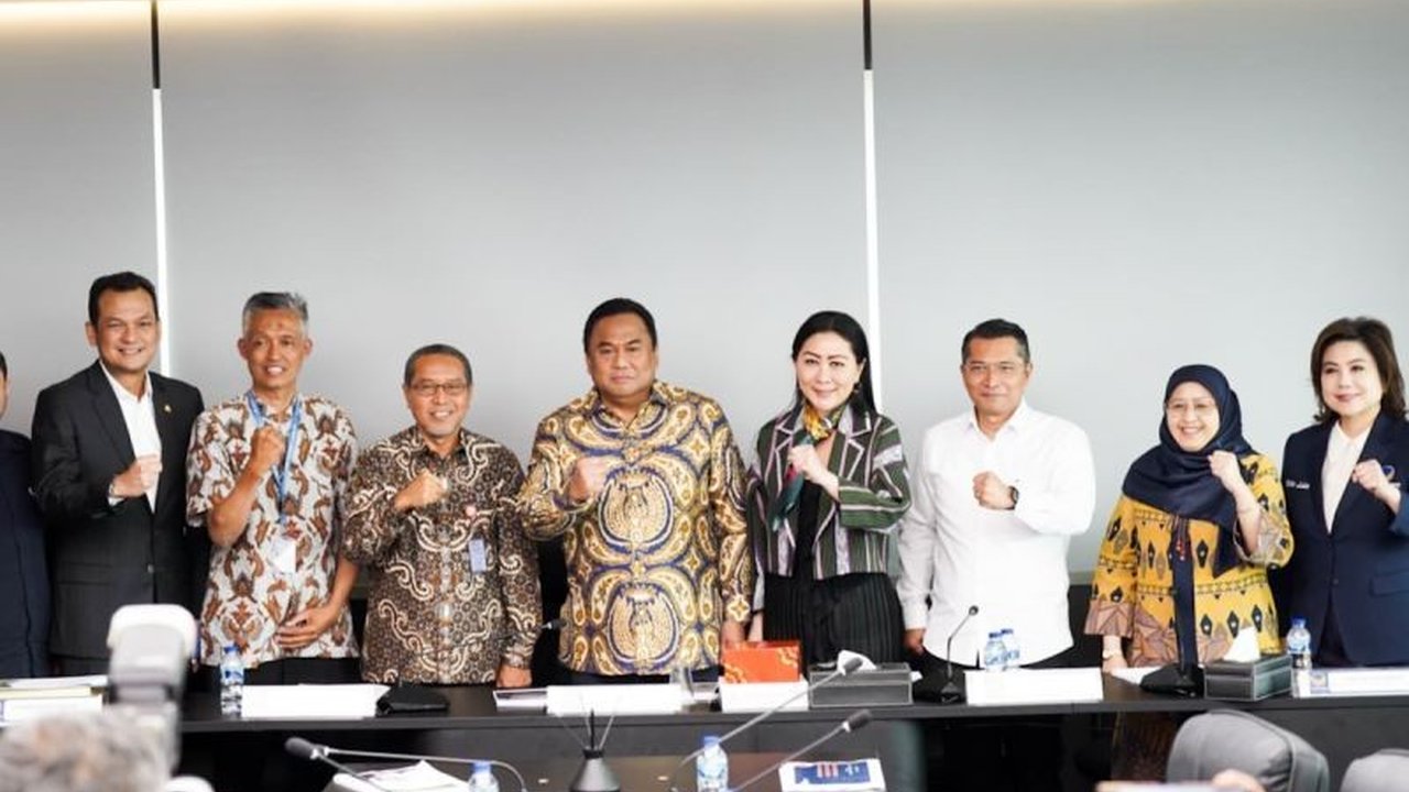 Akademisi dan pelaku koperasi mendorong revisi RUU Perkoperasian agar koperasi lebih kuat di era digital dan ekonomi syariah, serta melindungi anggota dan mendorong inovasi.