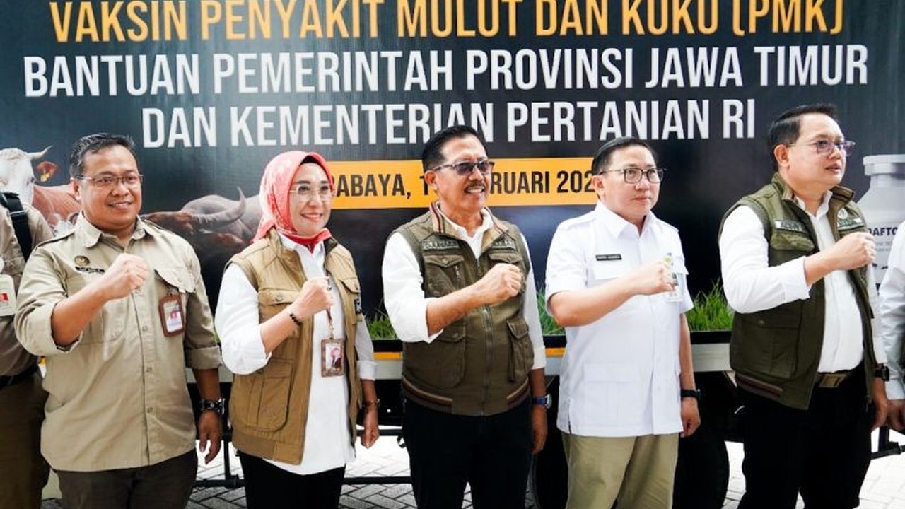 Kementerian Pertanian mendistribusikan 652.300 dosis vaksin PMK tahap kedua ke 38 kabupaten/kota di Jawa Timur untuk menekan penyebaran penyakit dan melindungi peternak.