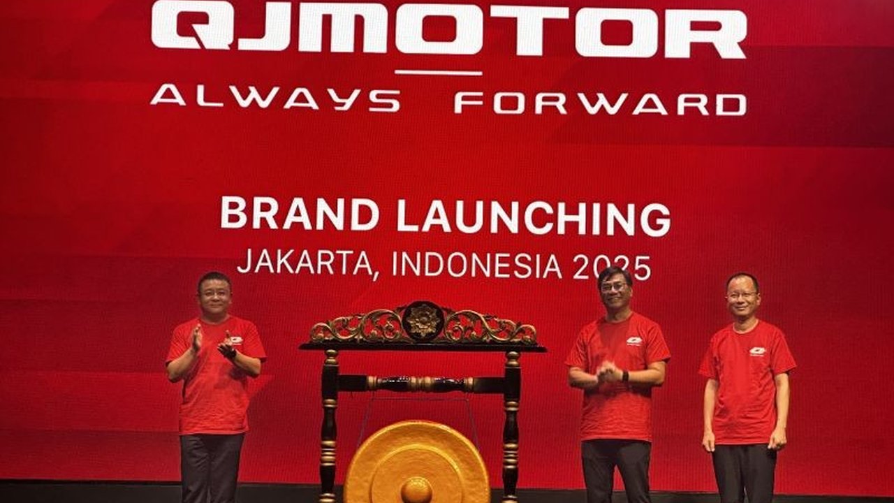 Produsen motor China, QJMotor, resmi meluncurkan 4 motor besar di Indonesia, mulai dari motor sport hingga skuter matik, dengan harga mulai Rp49 juta hingga Rp249 juta, menargetkan pasar premium Tanah Air.