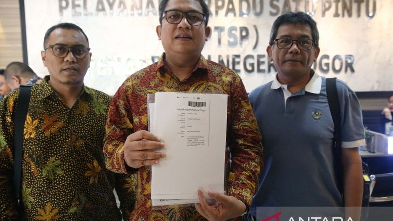 Agustiani Tio Fridelina, mantan Komisioner Bawaslu, menggugat penyidik KPK, Rossa Purbo Bekti, sebesar Rp2,5 miliar atas tuduhan intimidasi dan gratifikasi hukum di Pengadilan Negeri Bogor.
