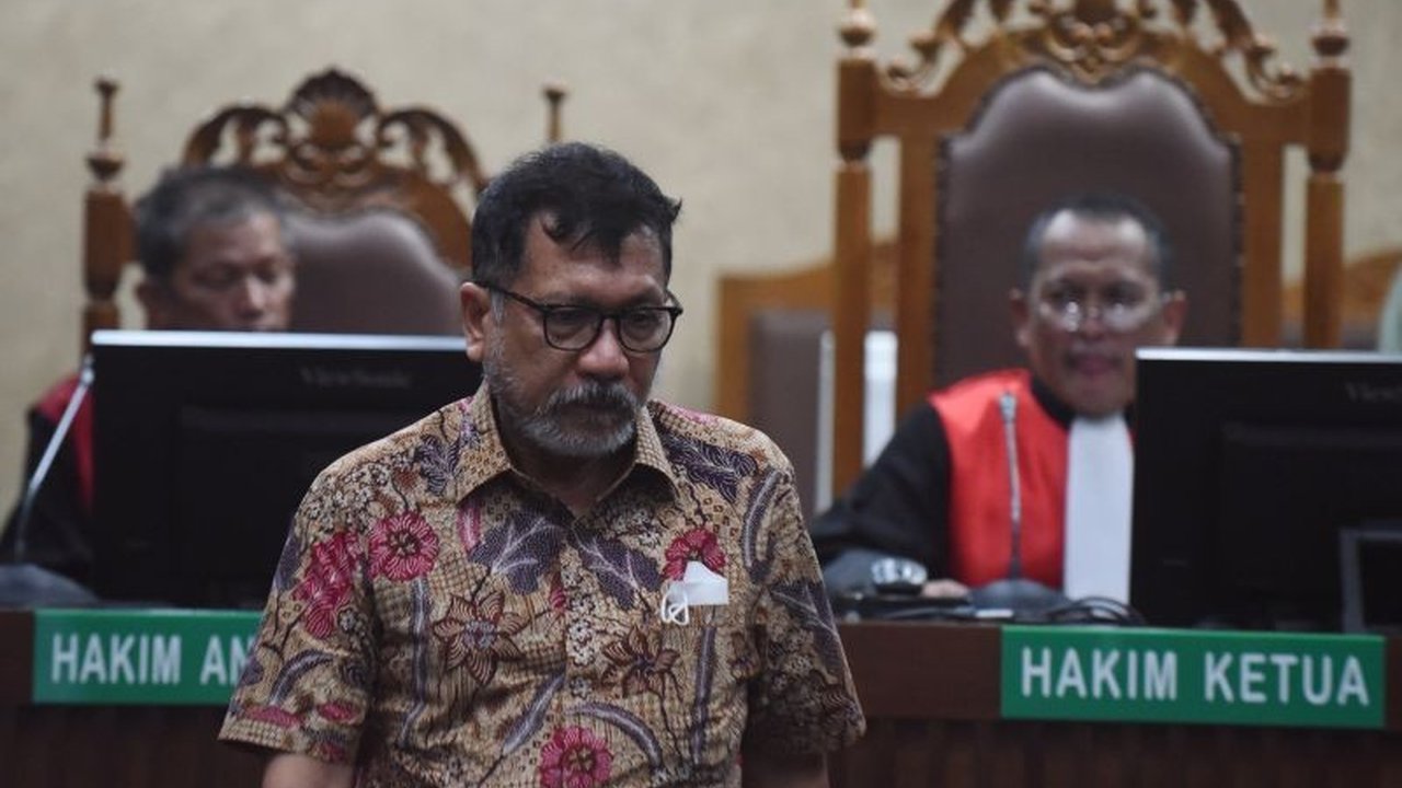 Mantan pejabat Mahkamah Agung, Zarof Ricar, mengaku memberikan uang Rp75 juta kepada mantan Ketua PN Surabaya, Dadi Rachmadi, yang mengaku membutuhkan uang untuk sewa rumah,  terungkap dalam sidang kasus suap Ronald Tannur.