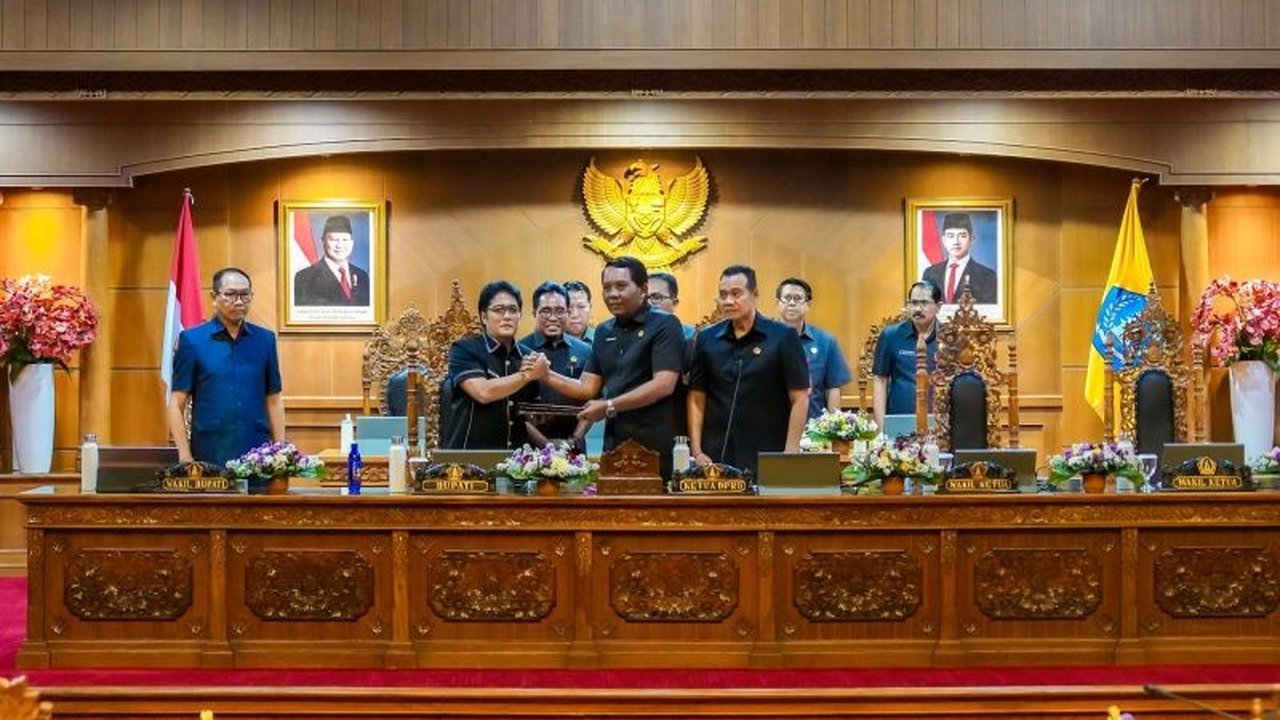 Tiga fraksi DPRD Badung, PDI Perjuangan, Gerindra, dan Golkar, menyetujui Raperda RTRW Badung 2025-2045,  mengantisipasi perkembangan hukum dan kebutuhan masyarakat, serta memastikan pembangunan berkelanjutan di Kabupaten Badung.