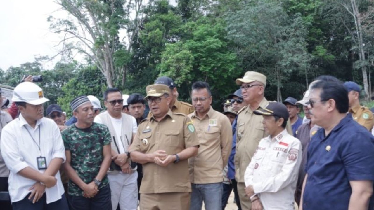 Penjabat Gubernur Kaltim, Akmal Malik, berjanji memfasilitasi warga terdampak pembangunan Bendungan Marangkayu di Kukar, memastikan pembangunan tetap berjalan namun hak masyarakat tetap dipenuhi.