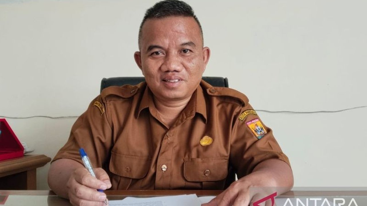 Pemerintah Kota Pariaman menganggarkan Rp10 miliar pada 2025 untuk premi BPJS Kesehatan warga, demi mempertahankan Universal Health Coverage (UHC) yang telah diraih dan memastikan seluruh warga mendapatkan akses layanan kesehatan.