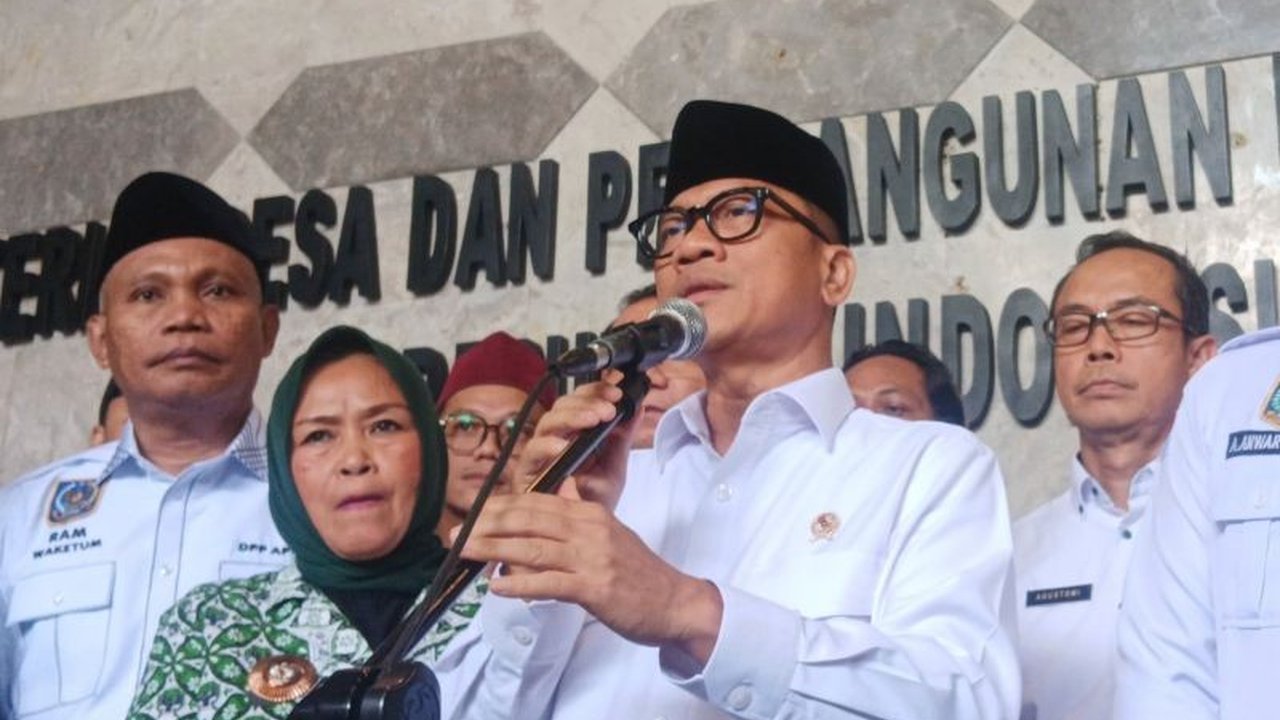 Menteri Desa Pembangunan Daerah Tertinggal (Mendes PDT) Yandri Susanto memastikan efisiensi anggaran pemerintah tidak akan mengganggu program prioritas pembangunan desa, meskipun Kemendes PDT memangkas anggaran tahun 2025 sebesar Rp1.034.396.000.000.