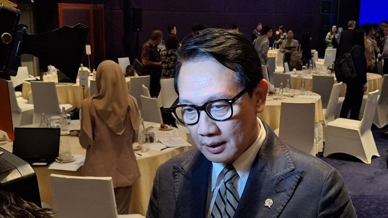 Wamenlu RI tegaskan ancaman tarif dagang AS tak spesifik pada negara BRICS, termasuk Indonesia yang baru bergabung, namun kebijakan pasti akan dilihat setelah pelantikan Presiden AS.